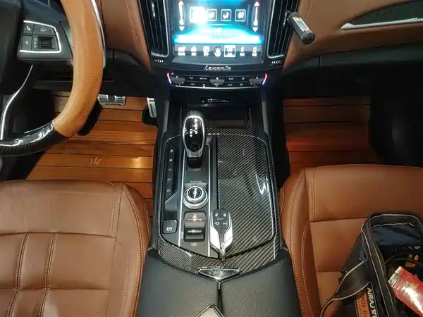 Maserati Levante 2016