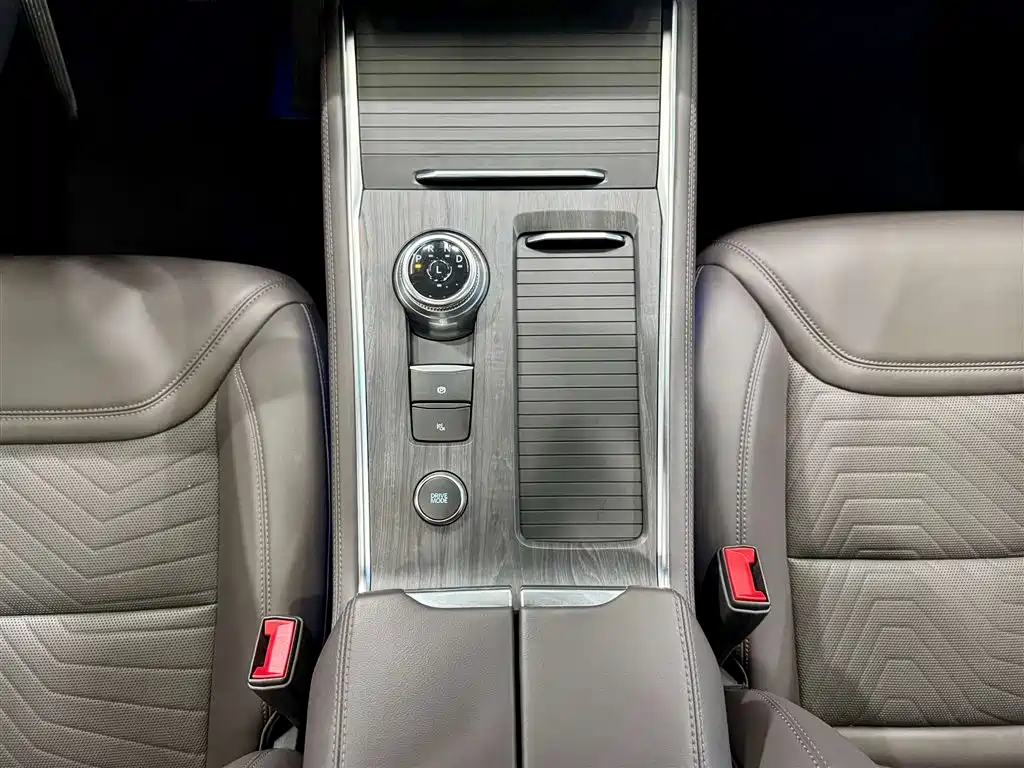 Ford Explorer 2025 — фото 21