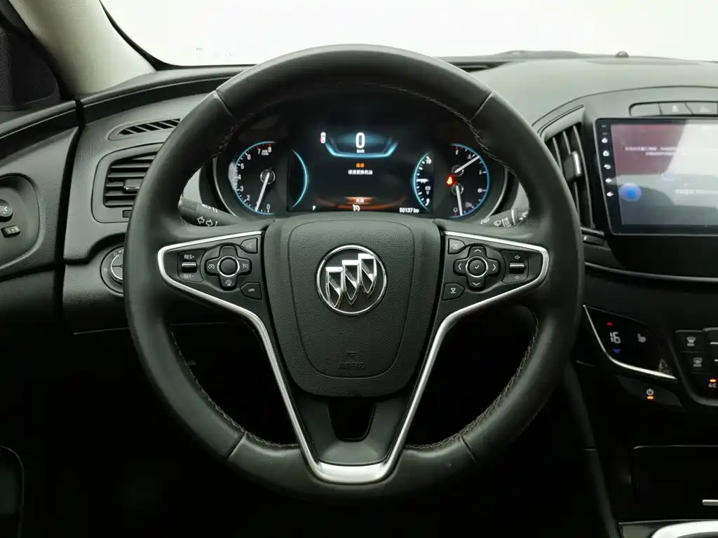 Buick Regal 2017 — фото 11