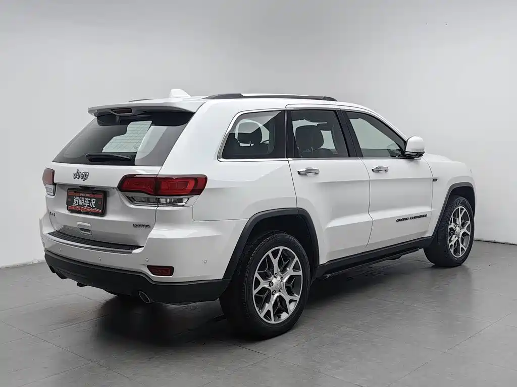 Jeep Grand Cherokee 2022 — фото 2