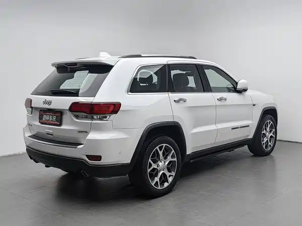 Jeep Grand Cherokee 2022