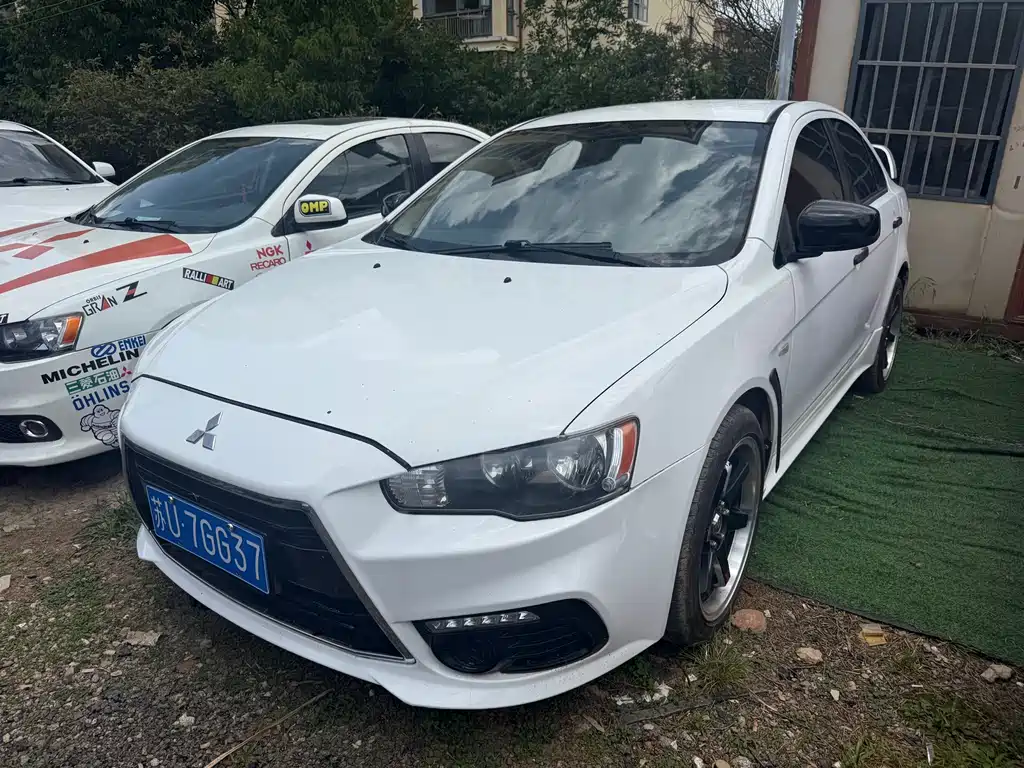 Mitsubishi Lancer EX 2015