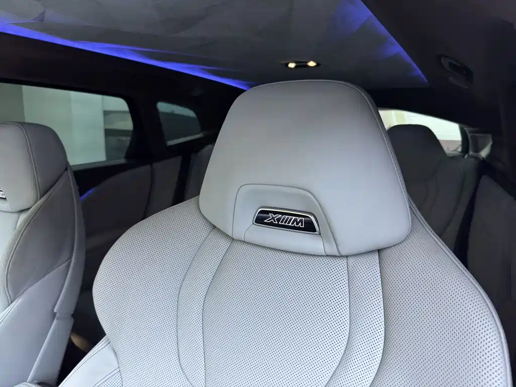 BMW XM 2023 — фото 19
