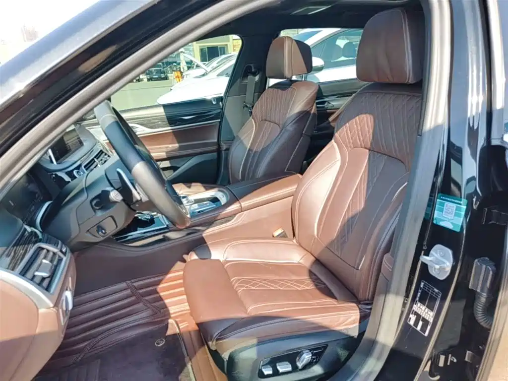BMW 7 Series 2021 — фото 15