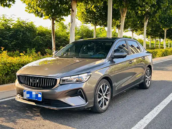 Geely Emgrand 2022
