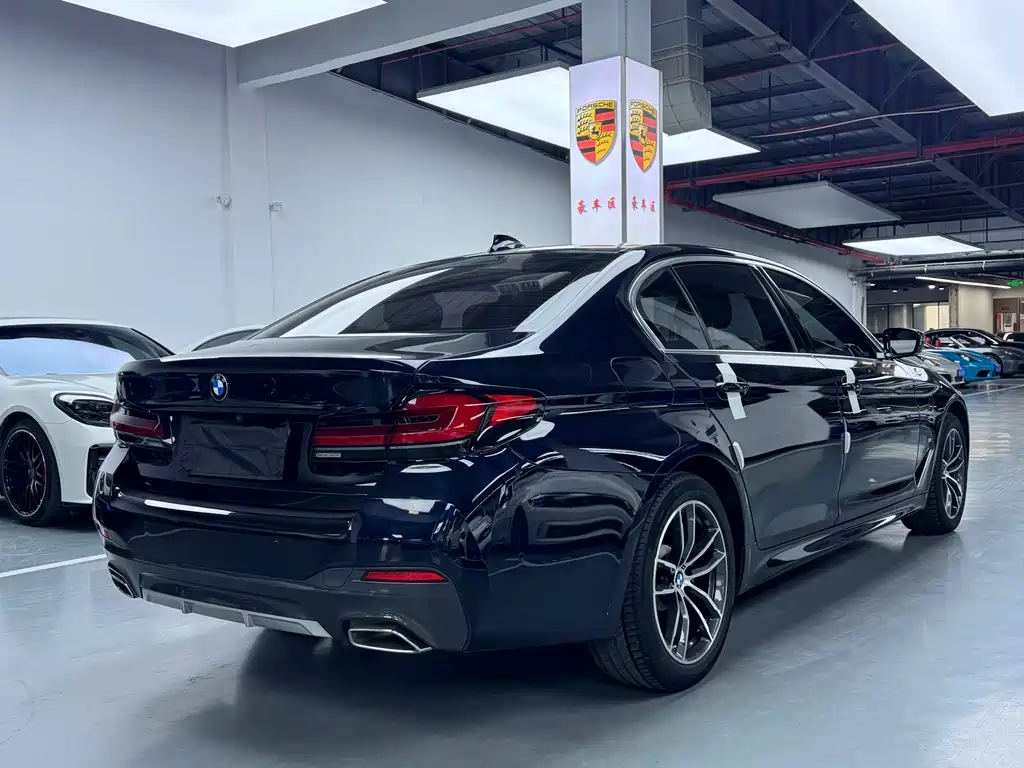 BMW 5 Series 2021 — фото 13