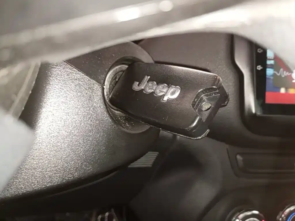 Jeep Freeman 2017 — фото 9