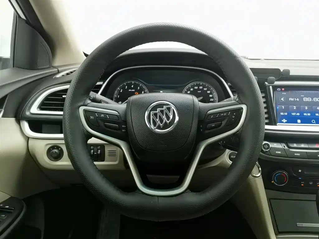 Buick Excelle 2018 — фото 11