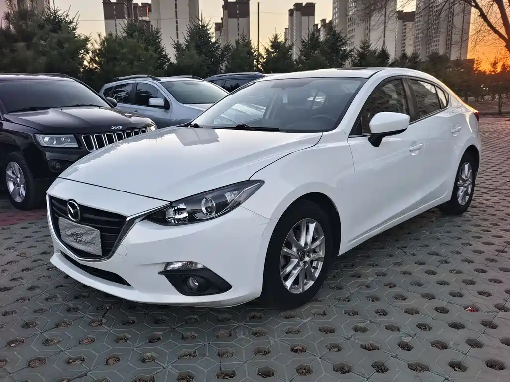 Mazda 3 Axela 2016 — фото 1