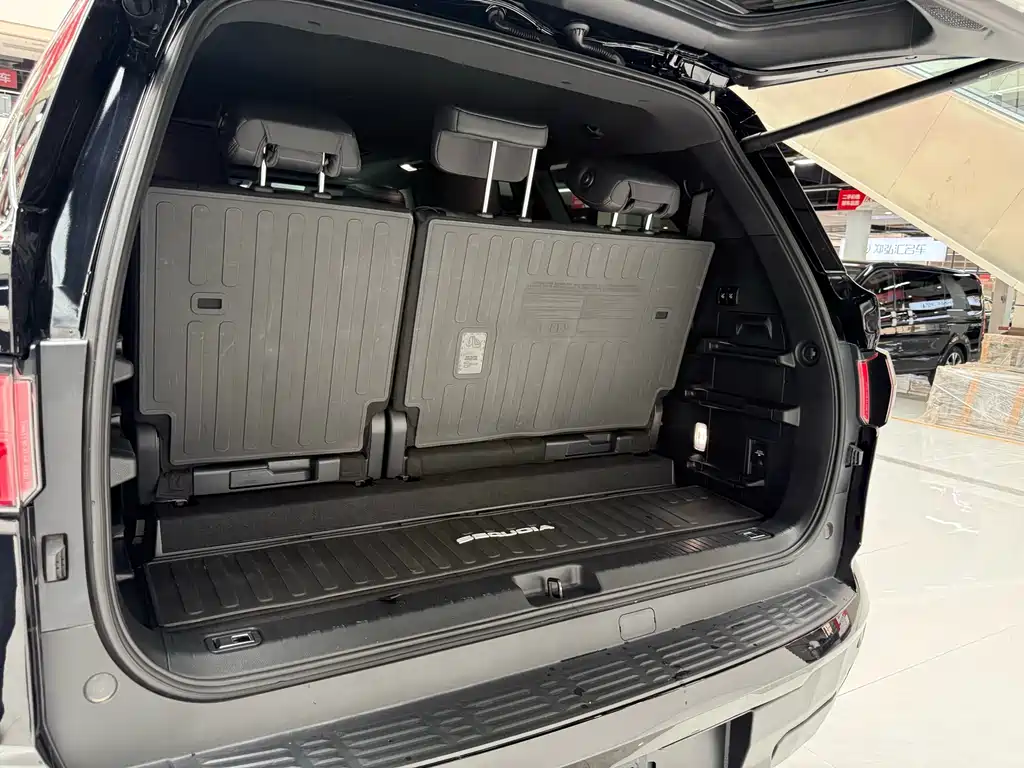 Toyota Sequoia 2025 — фото 19