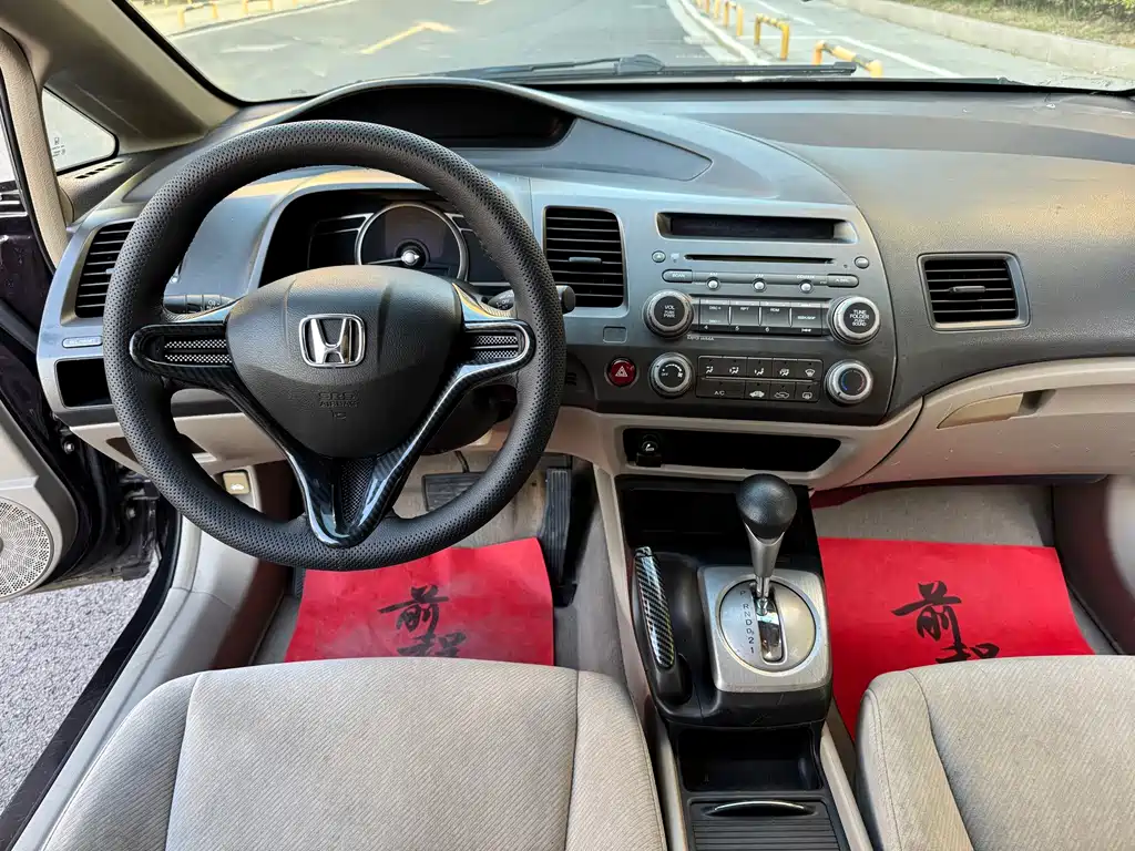 Honda Civic 2011 — фото 11