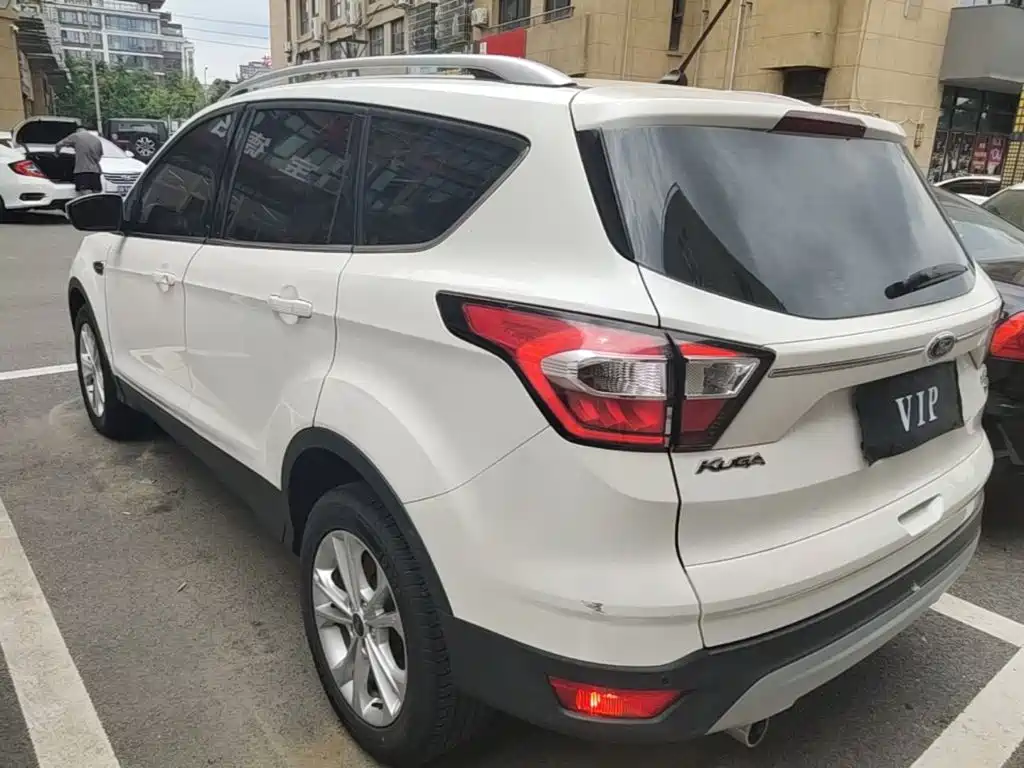 Ford Kuga 2018 — фото 23