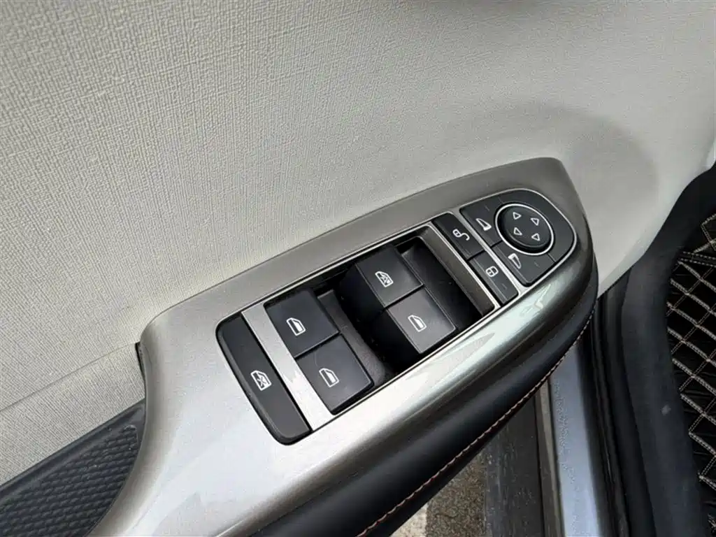 BYD Dolphin 2022 — фото 15