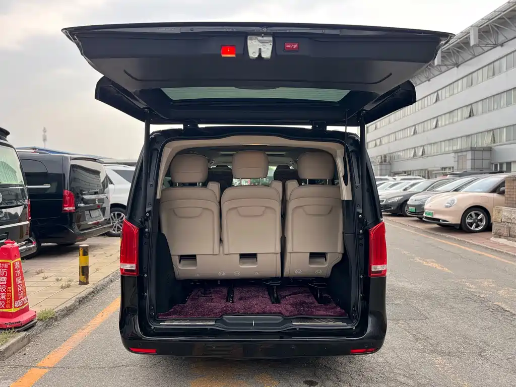 Mercedes-Benz V-Class 2020 — фото 29