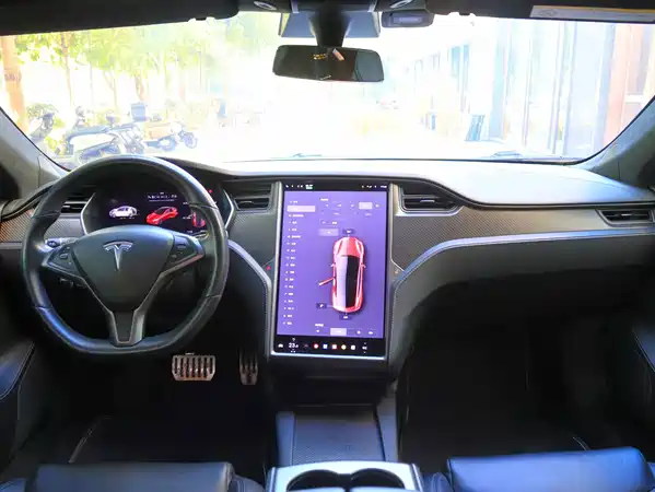 Tesla Model S 2021