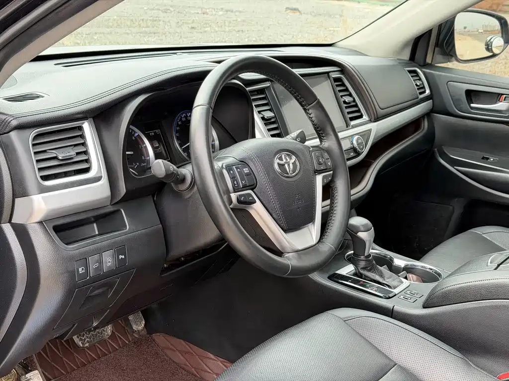 Toyota Highlander 2020 — фото 11