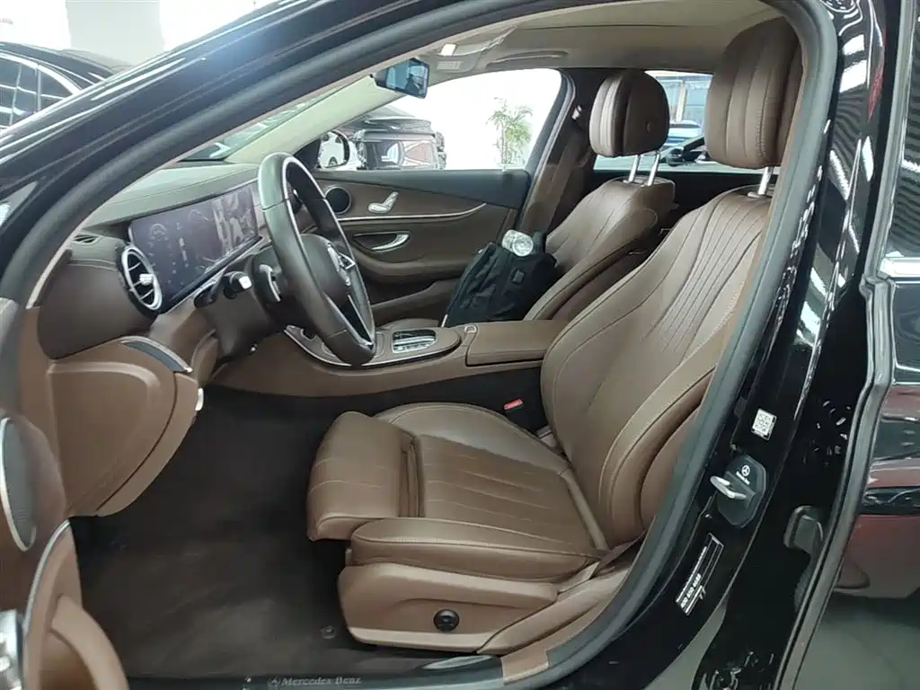 Mercedes-Benz E-Class 2023 — фото 15