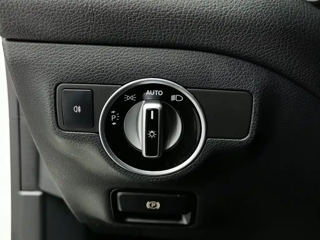 Mercedes-Benz CLA 2016 — фото 21