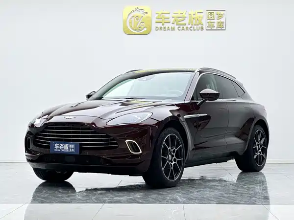Aston Martin DBX 2021