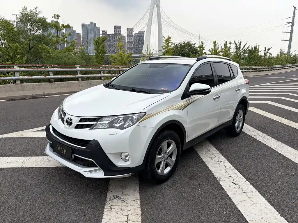Toyota RAV4 2015