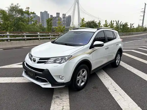 Toyota RAV4 2015