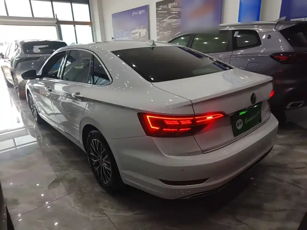 Volkswagen Sagitar 2019