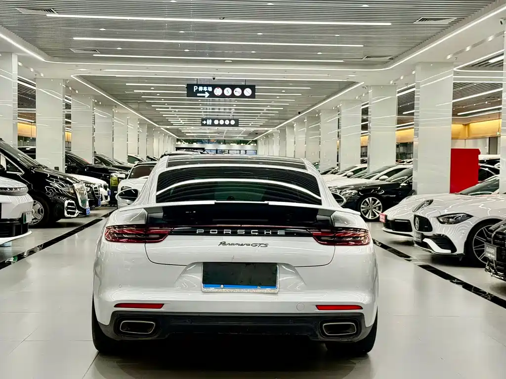 Porsche Panamera 2019 — фото 10