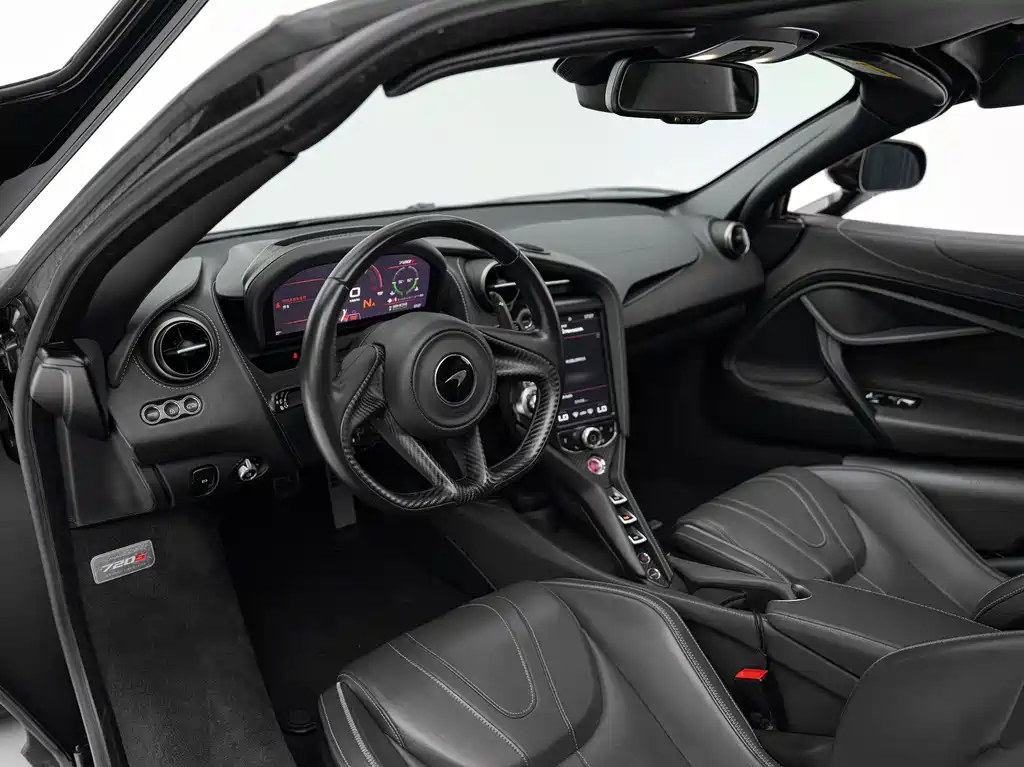 McLaren 720S 2020 — фото 18