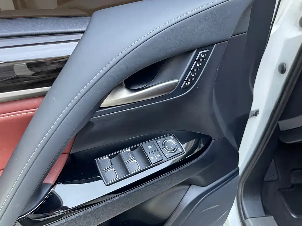 Lexus LX 2020 — фото 16