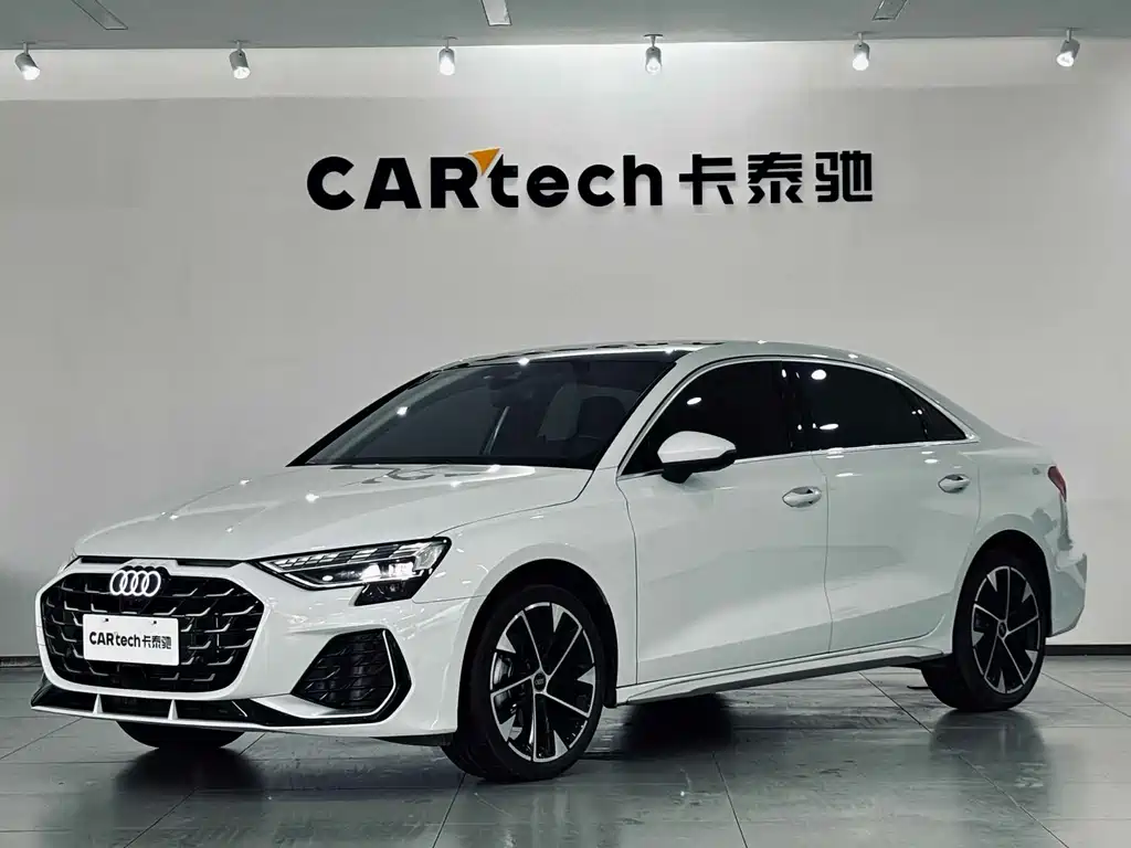 Audi A3 2025 — фото 1