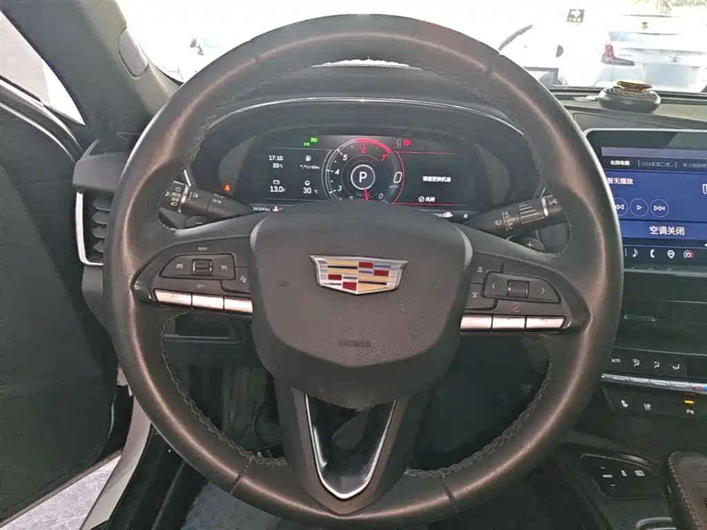 Cadillac CT5 2023 — фото 11