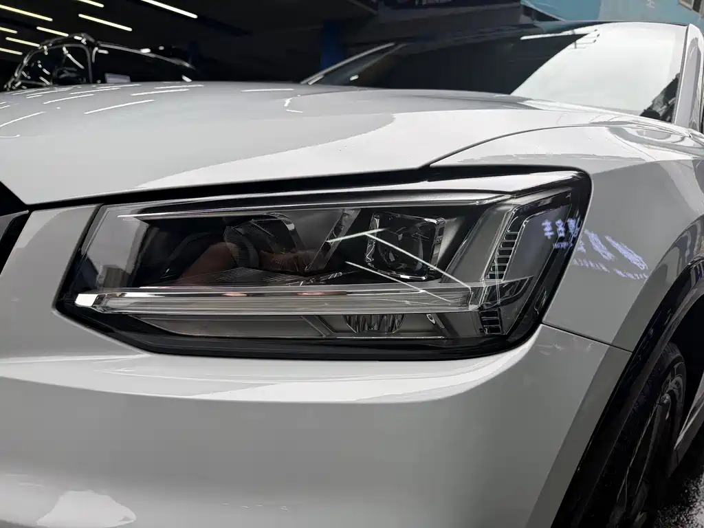 Audi Q2L 2020