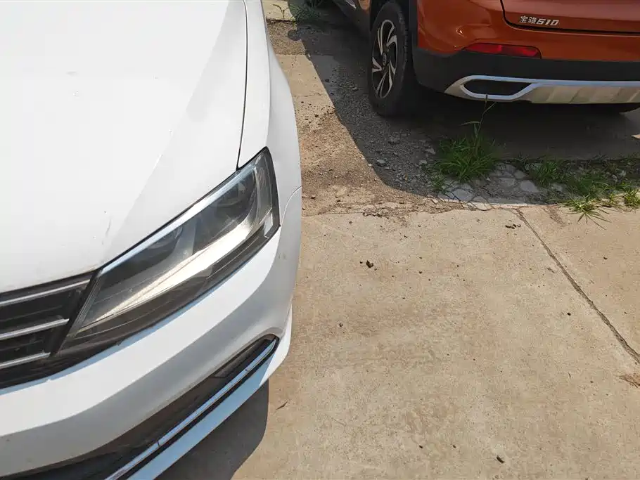 Volkswagen Sagitar 2017