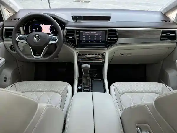 Volkswagen Viloran 2020