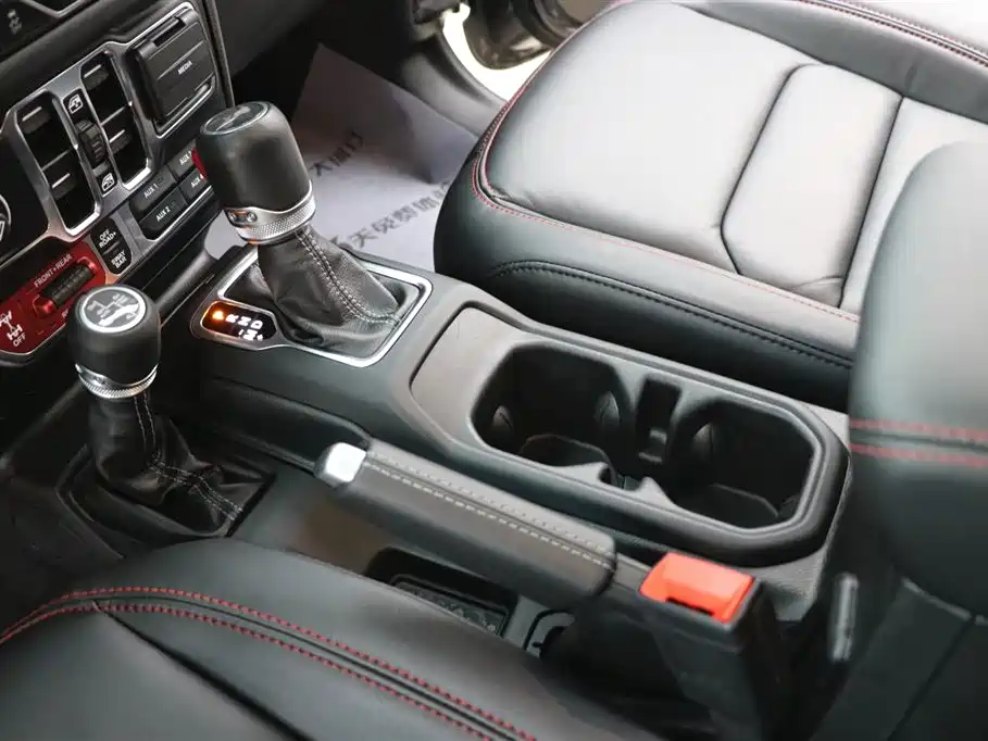 Jeep Wrangler 2023 — фото 14