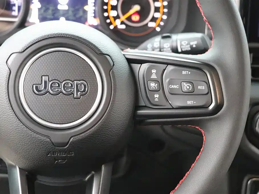 Jeep Wrangler 2023 — фото 17