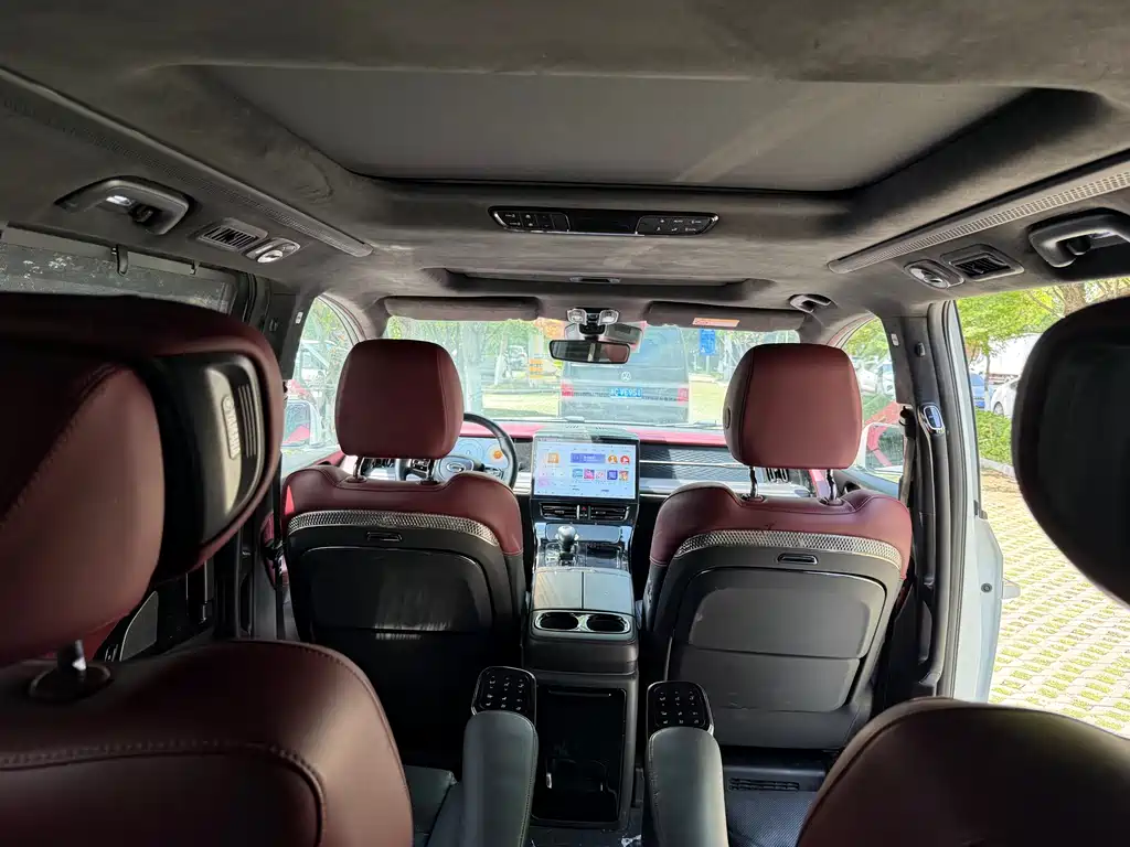 GAC Motor Trumpchi M8 2022 — фото 12