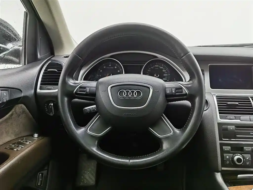 Audi Q7 2014 — фото 11