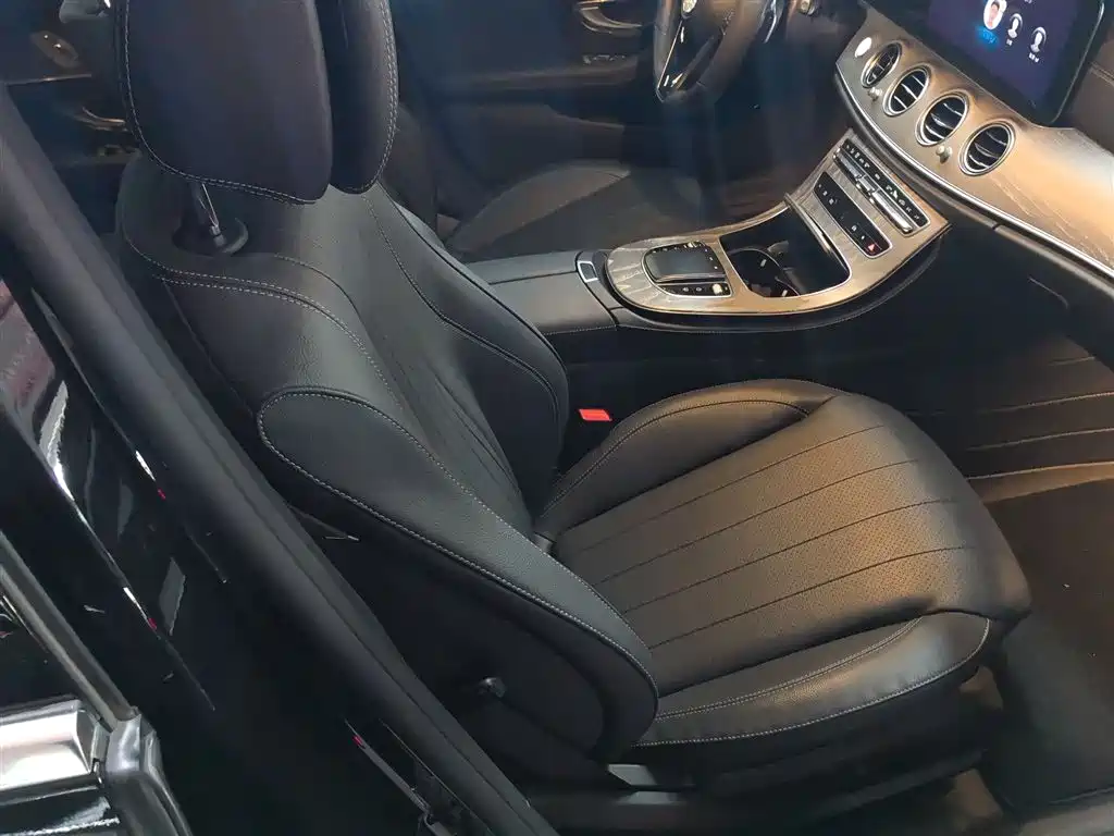 Mercedes-Benz E-Class 2023 — фото 25
