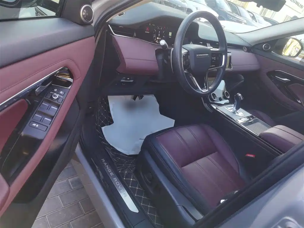 Land Rover Evoque 2023 — фото 16