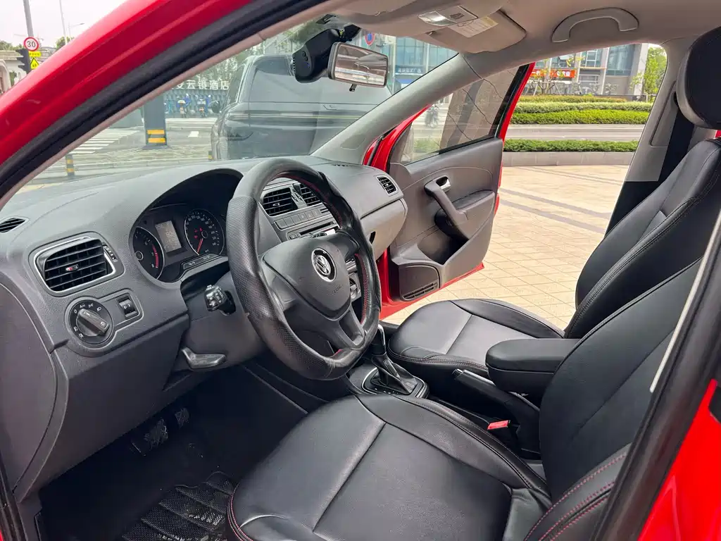 Volkswagen Polo 2015