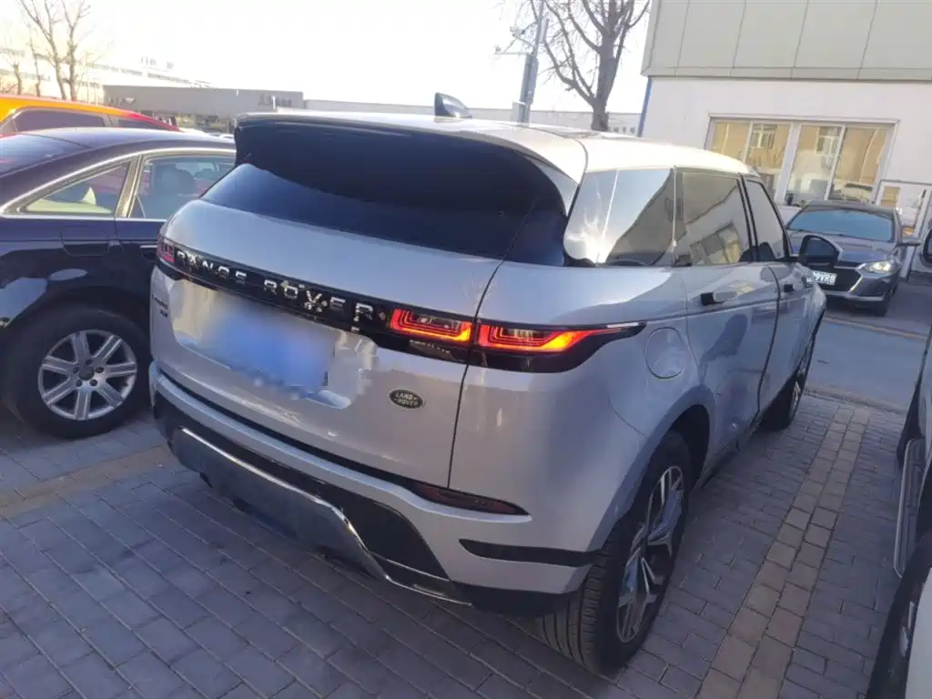 Land Rover Evoque 2023 — фото 7