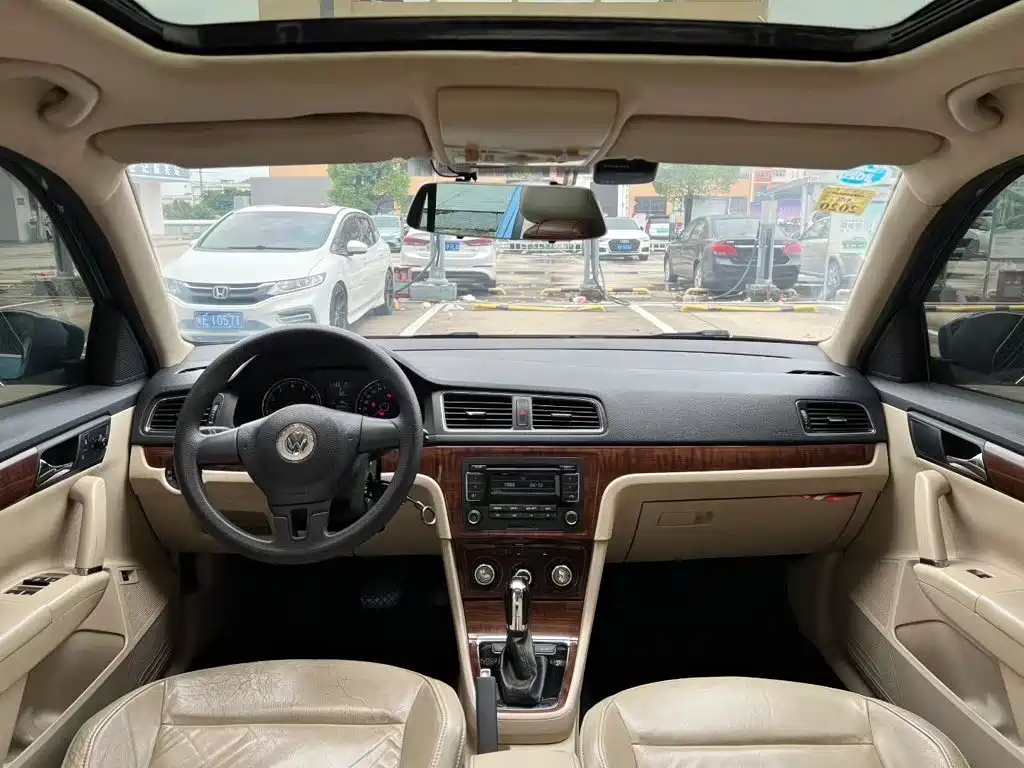 Volkswagen Lavida 2013