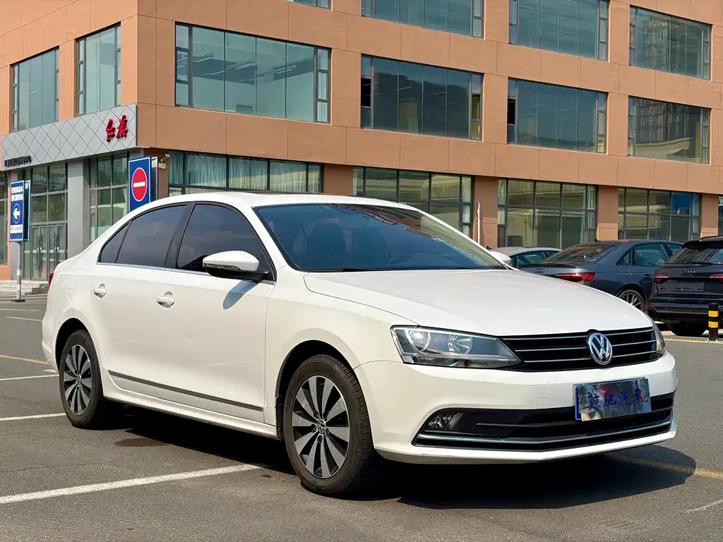 Volkswagen Sagitar 2017