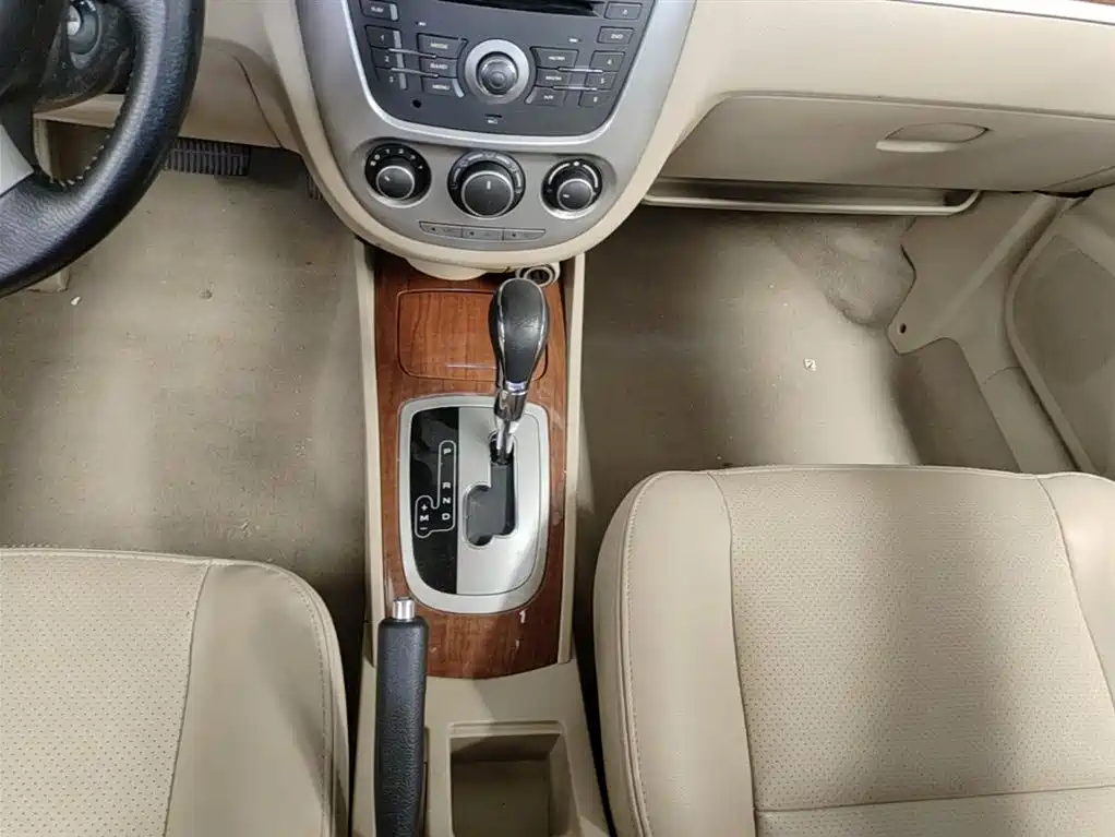 Buick Excelle 2014 — фото 14