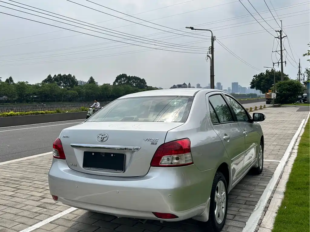 Toyota Vios 2010 — фото 20