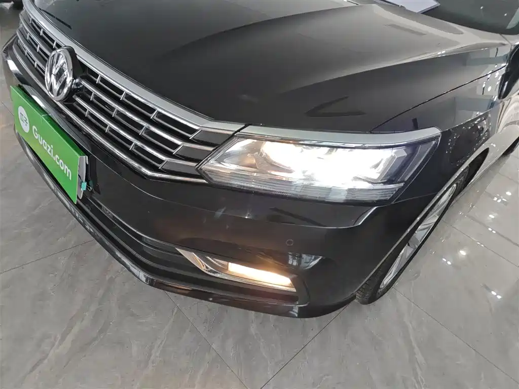 Volkswagen Passat 2018 — фото 19