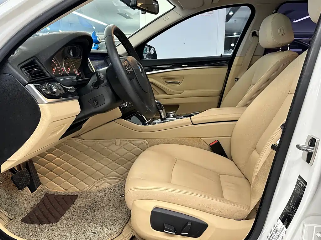 BMW 5 Series 2015 — фото 8