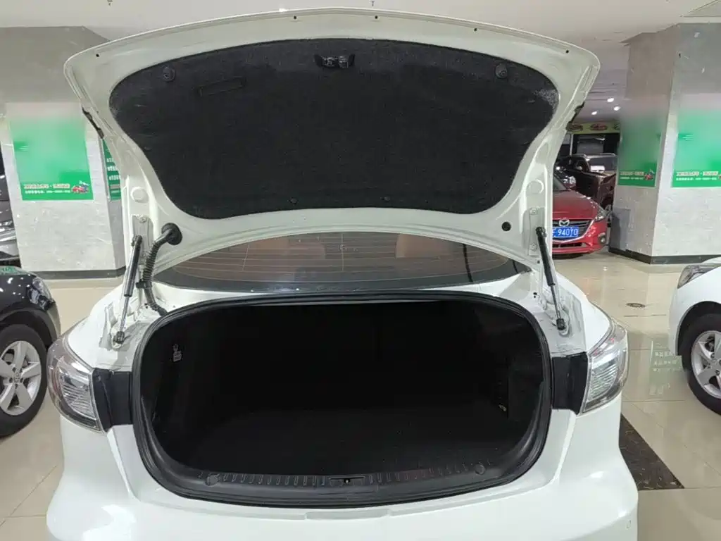 Mazda 3 Xingcheng 2015 — фото 19