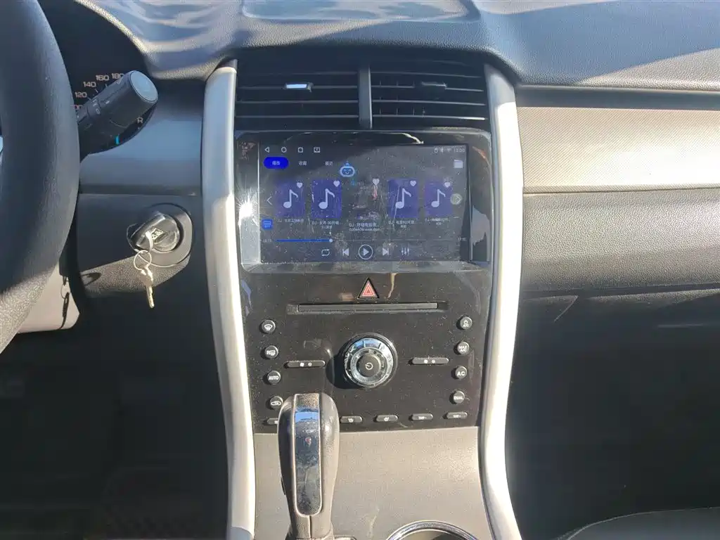 Ford Edge 2015 — фото 13
